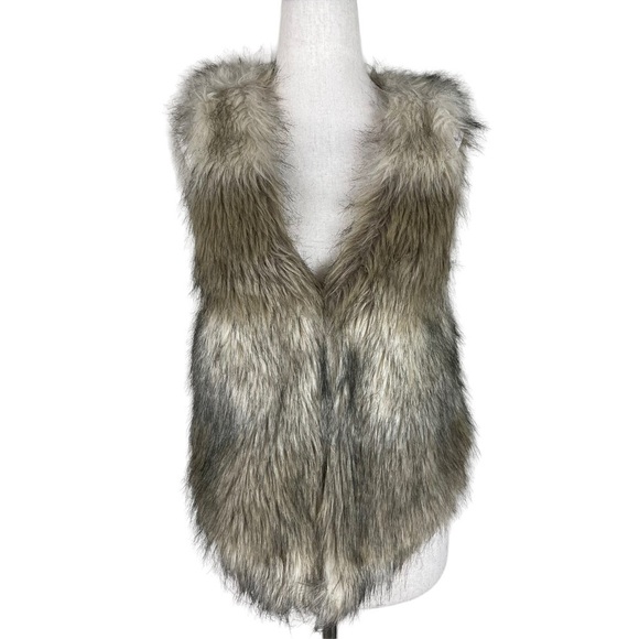 Me Jane Faux Fur Vest - Picture 3 of 9